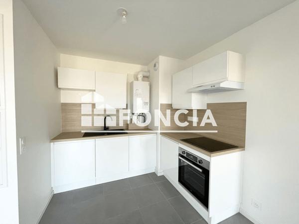Location Appartement 3 pièces 60.6 m² - COUR VICTOR HUGO Cenon 33150