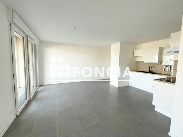 Location Appartement 3 pièces 60.6 m² - COUR VICTOR HUGO Cenon 33150