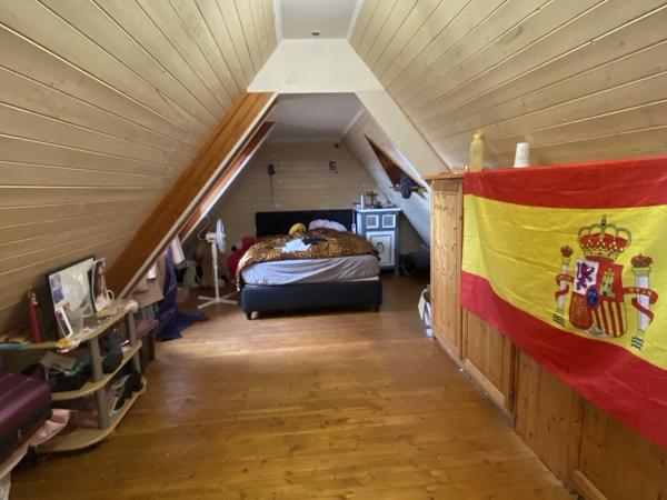 A la campagne maison 5 chambres avec piscine intérieure.