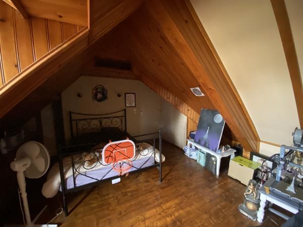 A la campagne maison 5 chambres avec piscine intérieure.