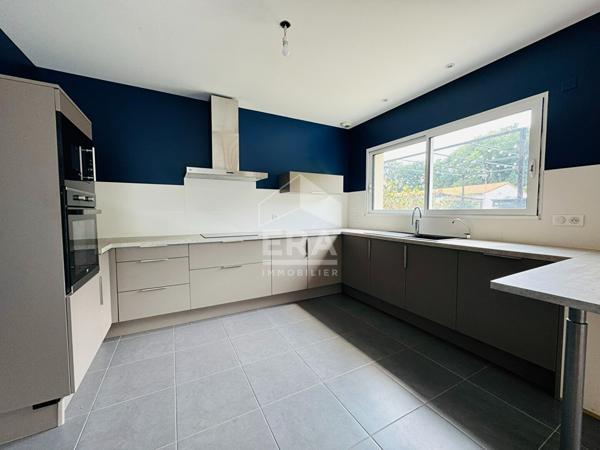 BELLE MAISON COMTEMPORAINE - PLAIN-PIED - CALME - PISCINE