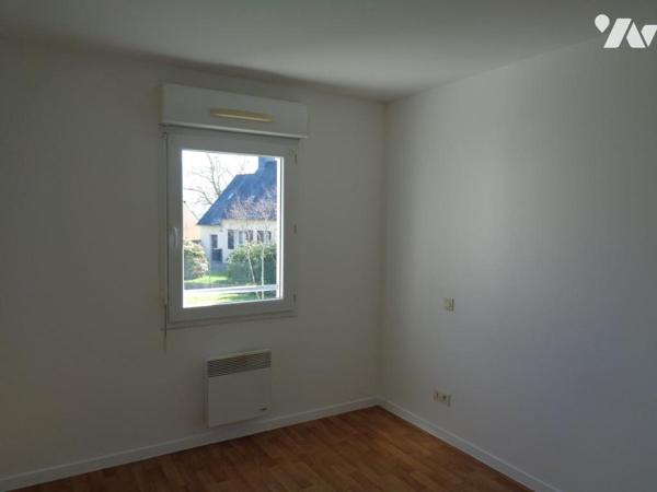 Appartement T2 de 40,42 m² dans résidence calme au 1er étage d'une résidence de deux étages.