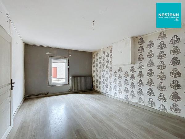 Maison de ville en triplex à Sury-Le-Comtal avec garage !