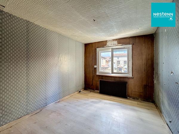 Maison de ville en triplex à Sury-Le-Comtal avec garage !