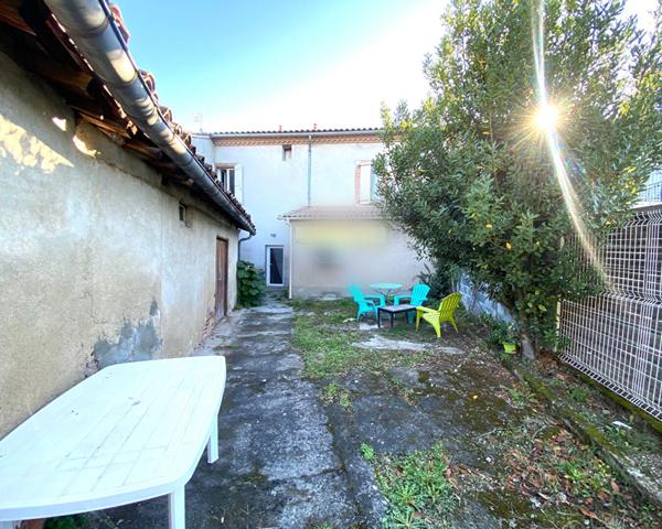 À 5 minutes d'Albi, Immeuble de rapport .