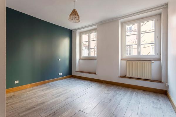 Appartement plein de cachet avec vue sur la Saône