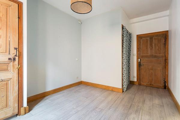 Appartement plein de cachet avec vue sur la Saône