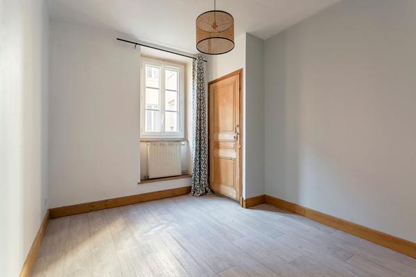 Appartement plein de cachet avec vue sur la Saône