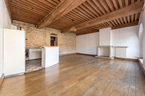 Appartement plein de cachet avec vue sur la Saône