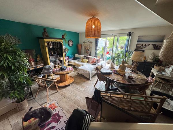 EXCLUSIVITE : 7 MIN ROCHEFORT : TONNAY CHARENTE : Maison 4 chambres 2 salles d'eau en parfait état