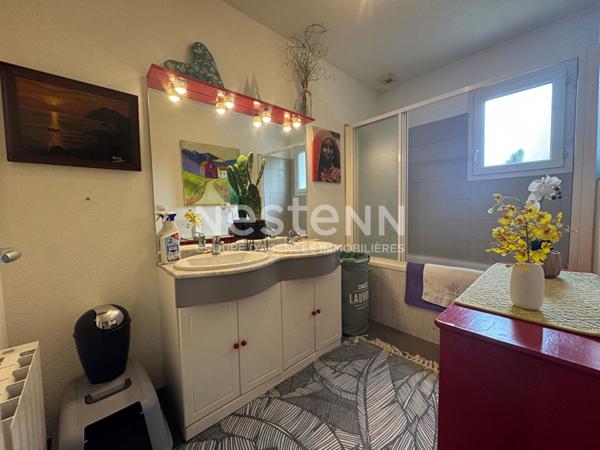 EXCLUSIVITE : 7 MIN ROCHEFORT : TONNAY CHARENTE : Maison 4 chambres 2 salles d'eau en parfait état