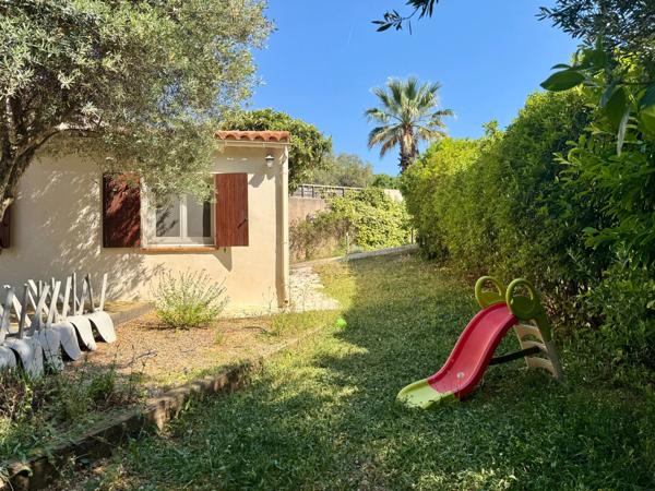 Maison familiale de plain-pied de 150 m², au fond d’une impasse, sans vis-à-vis et au calme