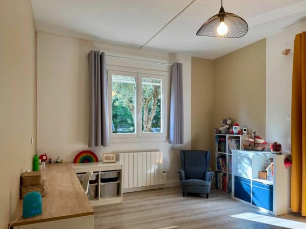Maison familiale de plain-pied de 150 m², au fond d’une impasse, sans vis-à-vis et au calme
