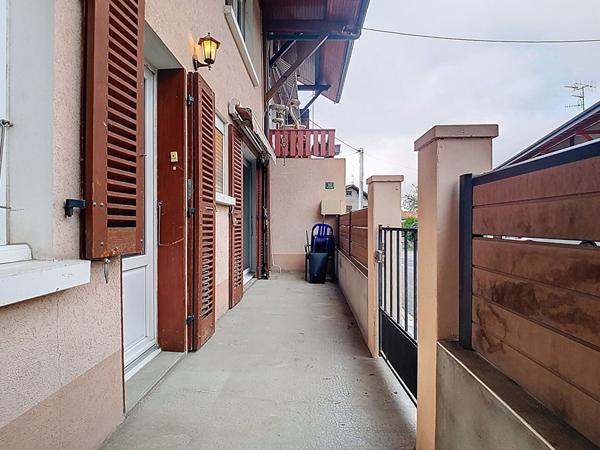 Maison de village sur Bons En Chablais 3/4 chambres de 100 m2 avec jardin, proche gare Leman Express