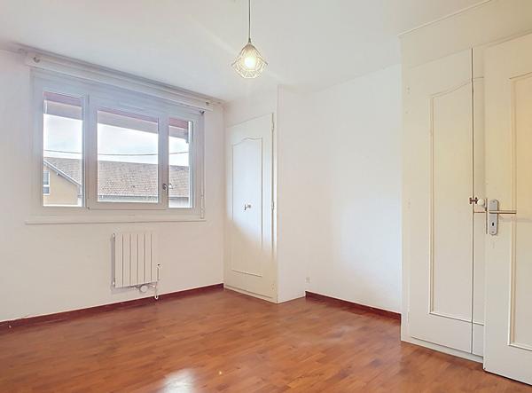 Maison de village sur Bons En Chablais 3/4 chambres de 100 m2 avec jardin, proche gare Leman Express