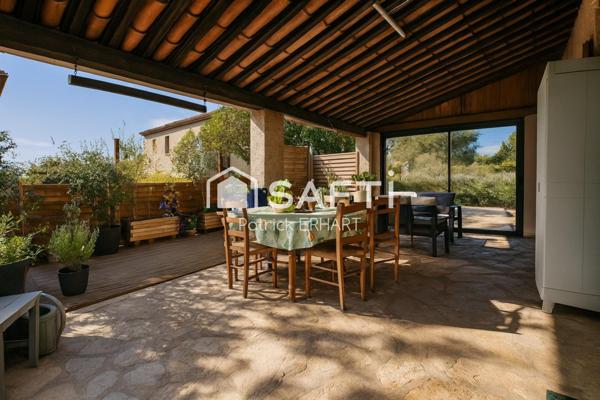 Maison 130 m2  4 pièces avec piscine et terrasses