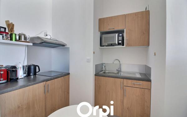 Appartement à vendre    2 pièces • 65 m2 Marseille 2