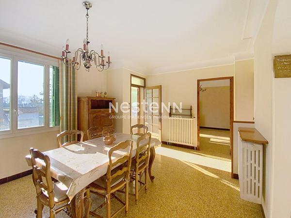 Maison 96 m2 sur 475 m² de parcelle sur Villelaure avec 4 chambres véranda nombreuses dépendances