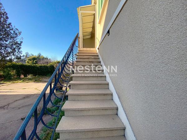 Maison 96 m2 sur 475 m² de parcelle sur Villelaure avec 4 chambres véranda nombreuses dépendances