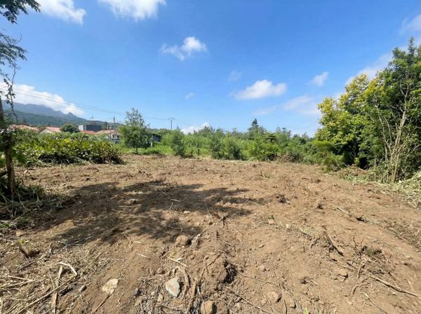 🌿 TERRAIN CONSTRUCTIBLE 640 m² (LOT B) – PLAT – 11400 €/m2 – SAINT-JOSEPH