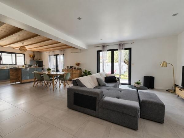 Maison Poussan 5 pièce(s) 136 m2 + piscine+ jardin+ garage