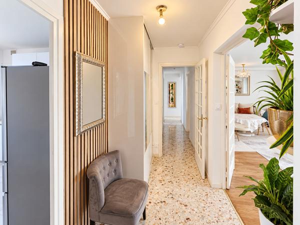 VÉNISSIEUX ? PARILLY | T5 rénové avec balcon, proche métro D