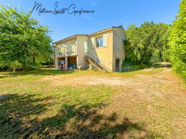 Maison à vendre 5 pièces BASSILLAC ET AUBEROCHE (24) garage, terrain 1952 M².