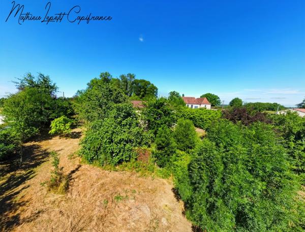 Maison à vendre 5 pièces BASSILLAC ET AUBEROCHE (24) garage, terrain 1952 M².