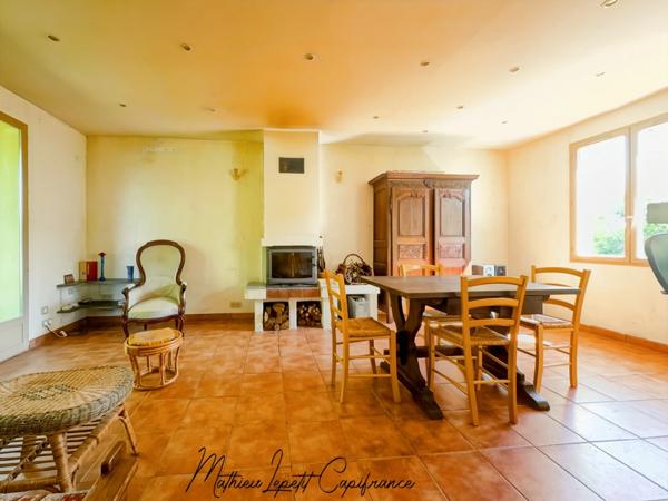 Maison à vendre 5 pièces BASSILLAC ET AUBEROCHE (24) garage, terrain 1952 M².