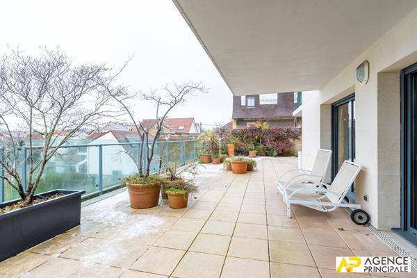 Appartement Maisons-laffitte 6 pièce(s) 144 m2 - ascenseur - terrasse 1 260 000 € **  - Référence  12917