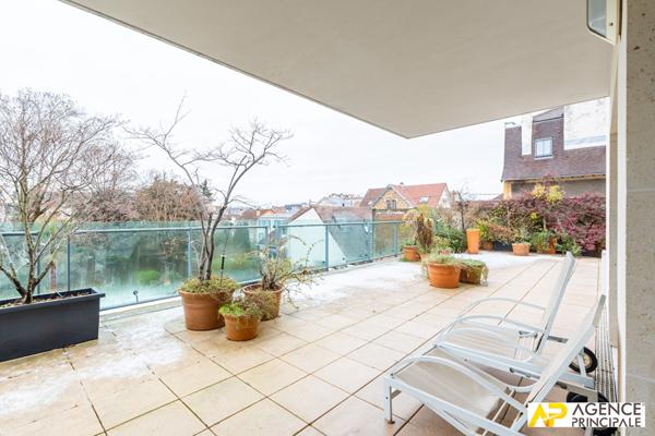 Appartement Maisons-laffitte 6 pièce(s) 144 m2 - ascenseur - terrasse 1 260 000 € **  - Référence  12917