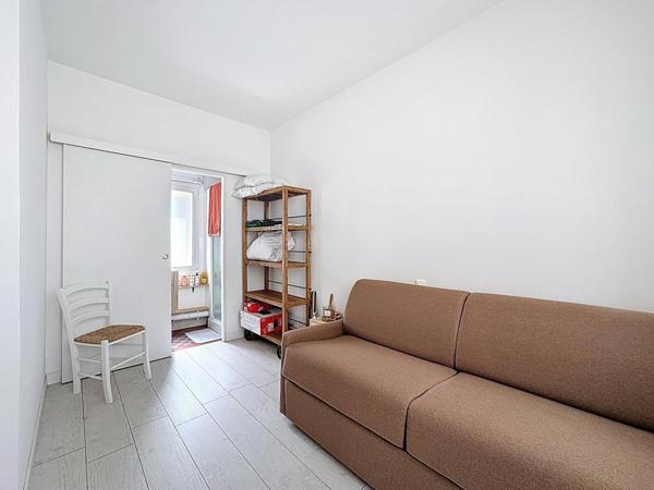 MAISON DE VILLE ENTIEREMENT RENOVEE EN COEUR DE VILLE DE SABLE SUR SARTHE