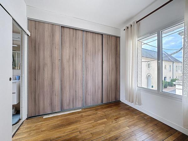 MAISON DE VILLE ENTIEREMENT RENOVEE EN COEUR DE VILLE DE SABLE SUR SARTHE