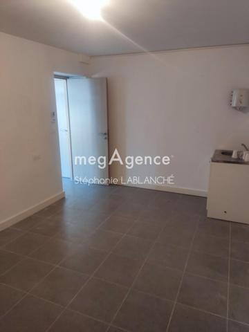 Immeuble à CASTELGINEST, 31780 - 350m²