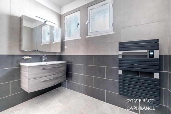 Maison individuelle F5 - Terrain 640 m² - Dépendance.