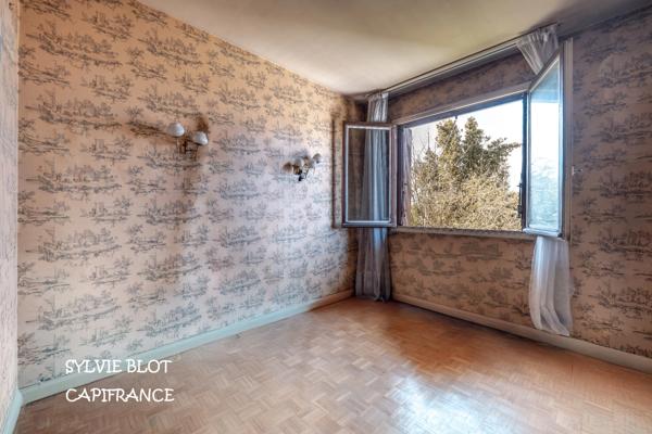 Maison individuelle F5 - Terrain 640 m² - Dépendance.