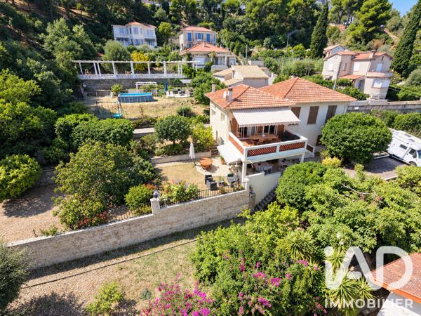 Maison à vendre 5 pièces 181 m² Saint-Laurent-du-Var