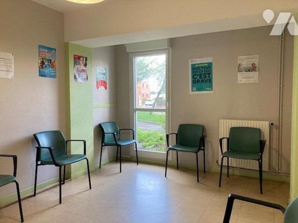 GRAND COURONNE - local professionnel (environ 82 m²)