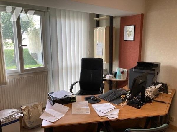 GRAND COURONNE - local professionnel (environ 82 m²)