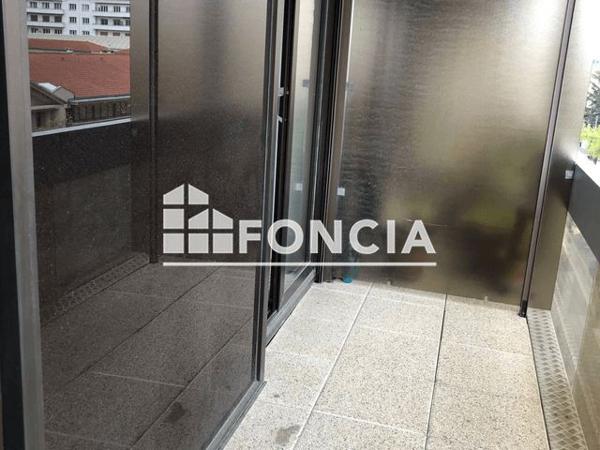 Location Appartement 2 pièces 32.37 m² - 37 AVENUE DE LA LIBERATION Saint Etienne 42100