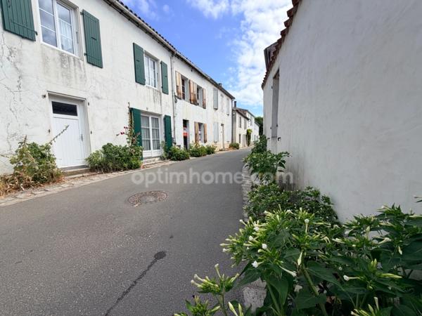 EXCLUSIVITÉ – MAISON DE VILLAGE AUTHENTIQUE EN PIERRES – (MARCHÉ & PLAGES)