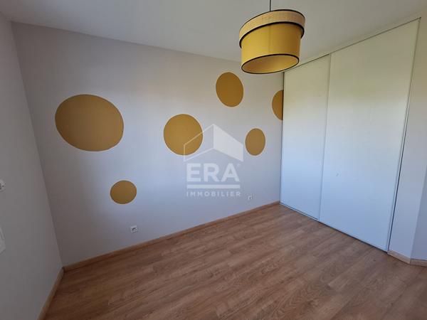 Maison individuelle avec piscine et garage à Montpon Ménestérol.