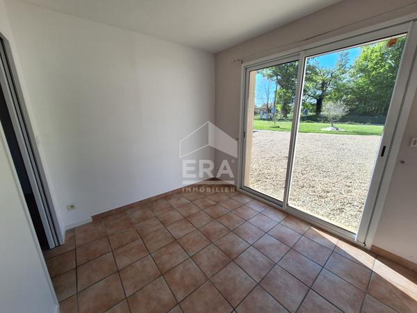 Maison individuelle avec piscine et garage à Montpon Ménestérol.