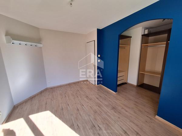 Maison individuelle avec piscine et garage à Montpon Ménestérol.