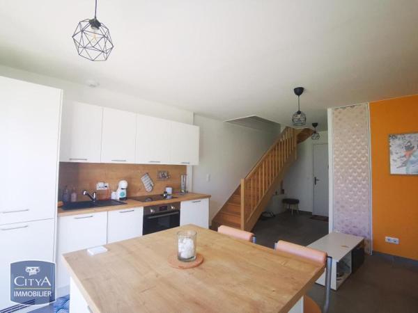 Appartement à louer 2 pièces 60.02m² Cranves-Sales (74380)