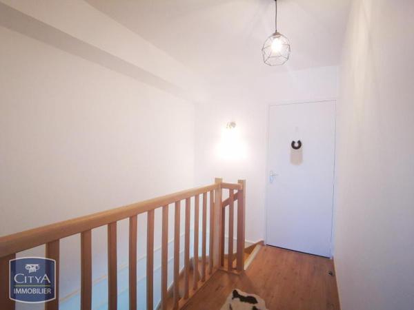 Appartement à louer 2 pièces 60.02m² Cranves-Sales (74380)