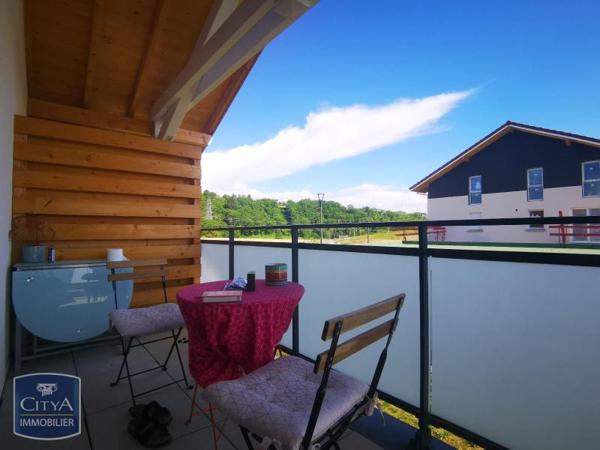 Appartement à louer 2 pièces 60.02m² Cranves-Sales (74380)