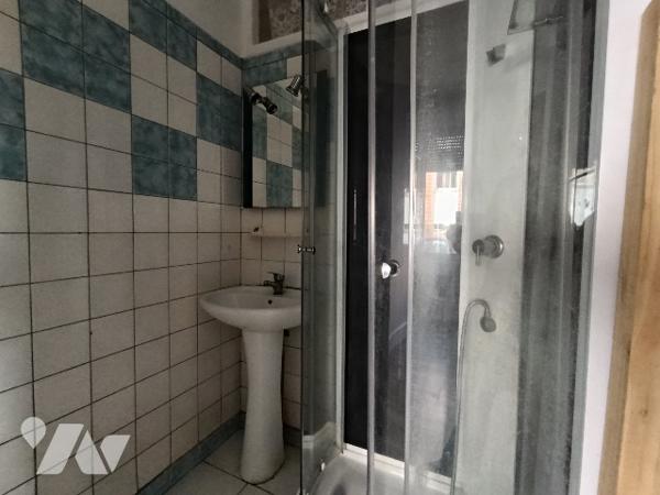 SAINTE MENEHOULD - CENTRE VILLE
Maison d'habitation de 80m² avec garage double et terrain clos