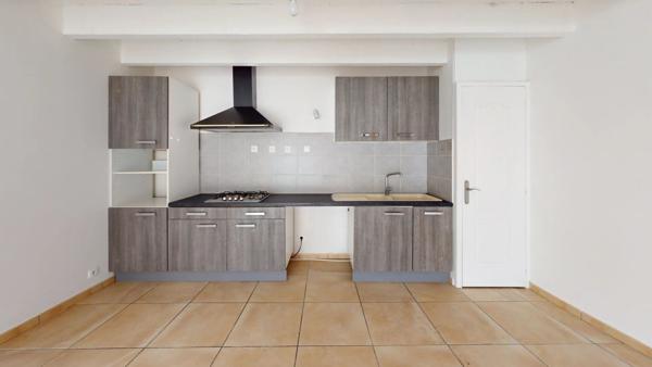 Location Maison de village 3 pièces 50 m2 à Lagardiolle