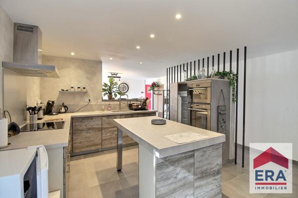 Maison 159m²  et gite de 100m² avec piscine et 927m² de terrain!